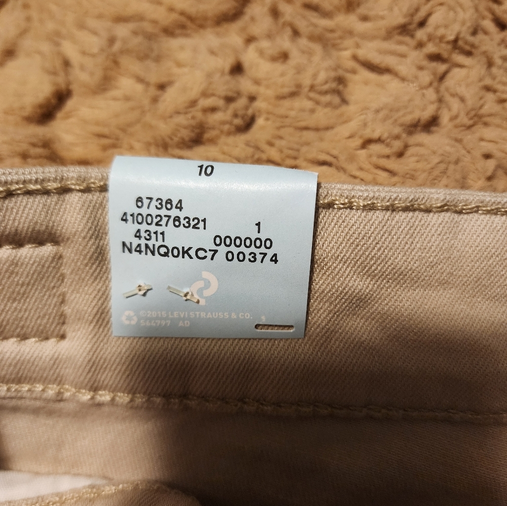 NWT levis Sz 10 Shorts - Picture 3 of 7